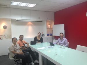GUIDO, TIM, PIRACHAT E RERAI IN SALA RIUNIONI A BANGKOK, RSU TOWER